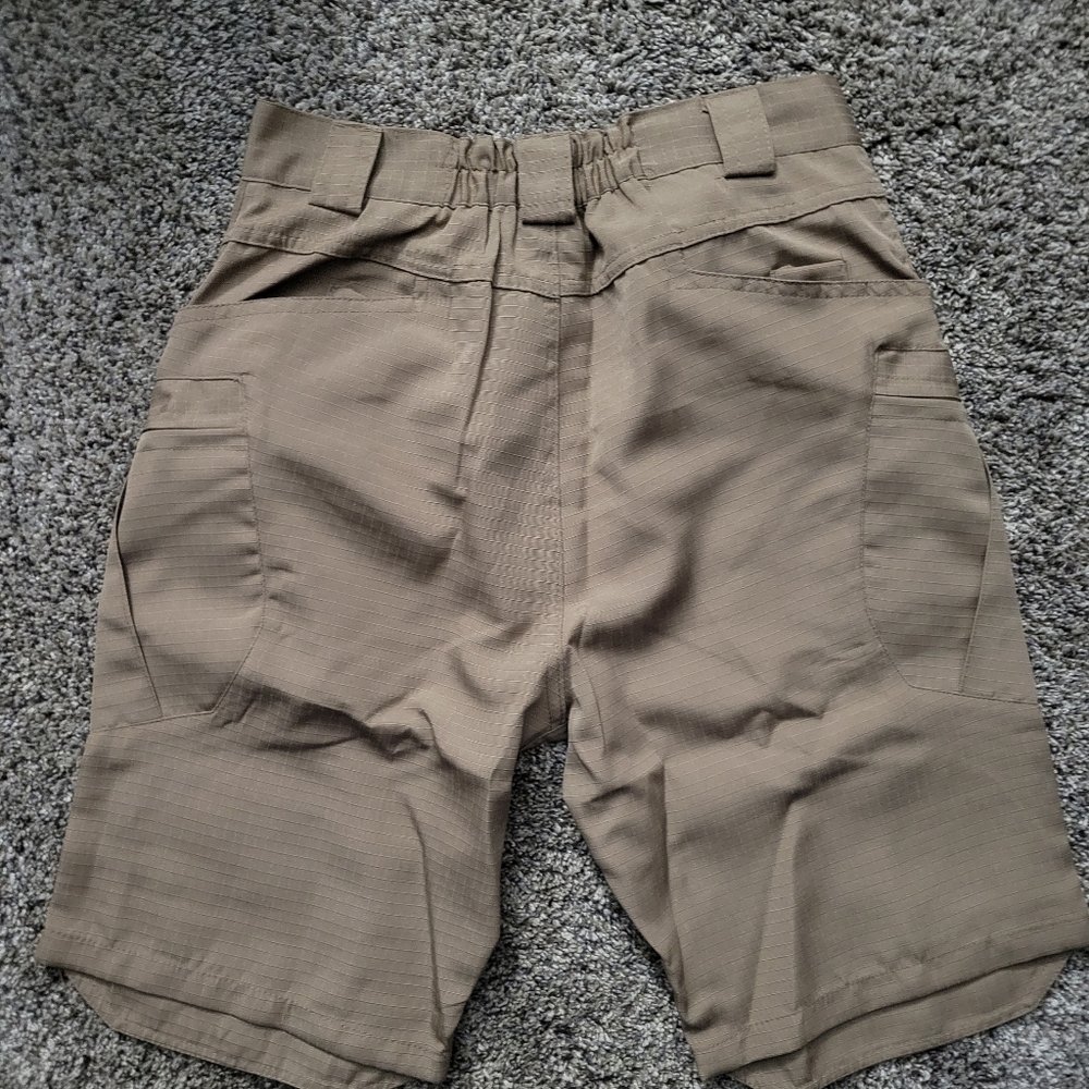 Men Shorts - Picture 2 of 8